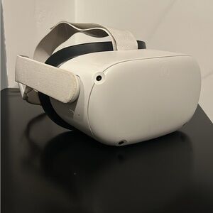Hardly used Oculus 2 VR headset